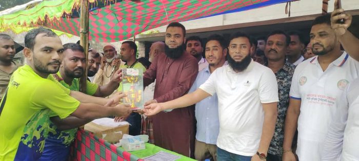 শার্শায় কোকো স্মৃতি ফুটবল টুর্নামেন্টে চ্যাম্পিয়ন হয়েছে নাভারণ ফুটবল একাদশ