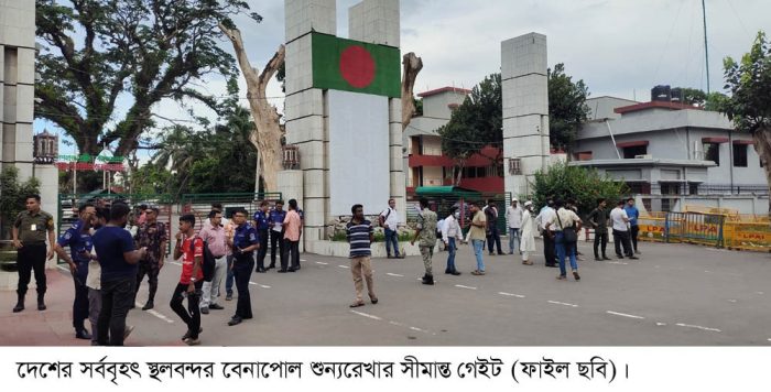দীর্ঘ ১১ মাস ধরে বন্ধ, বেনাপোল-পেট্রাপোল স্থলবন্দরের মাসিক বাণিজ্য বৈঠক, বাড়ছে সংকট।