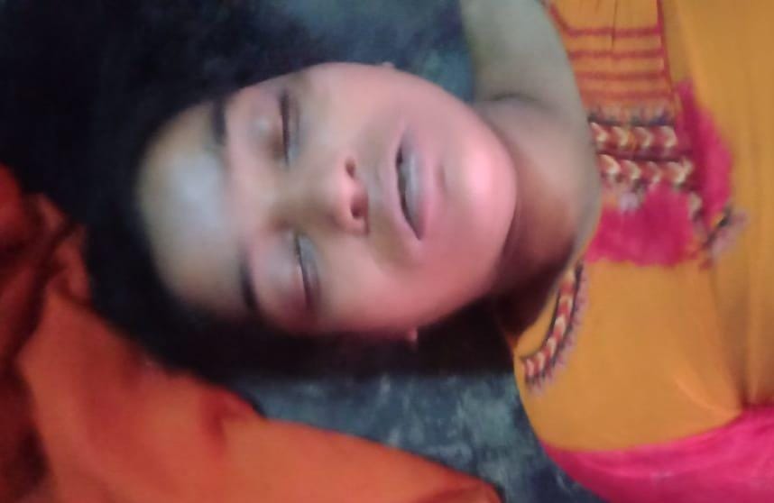 ঝিকরগাছায় গলায় ফাঁস দিয়ে এক গৃহিণীর আত্মহত্যা।